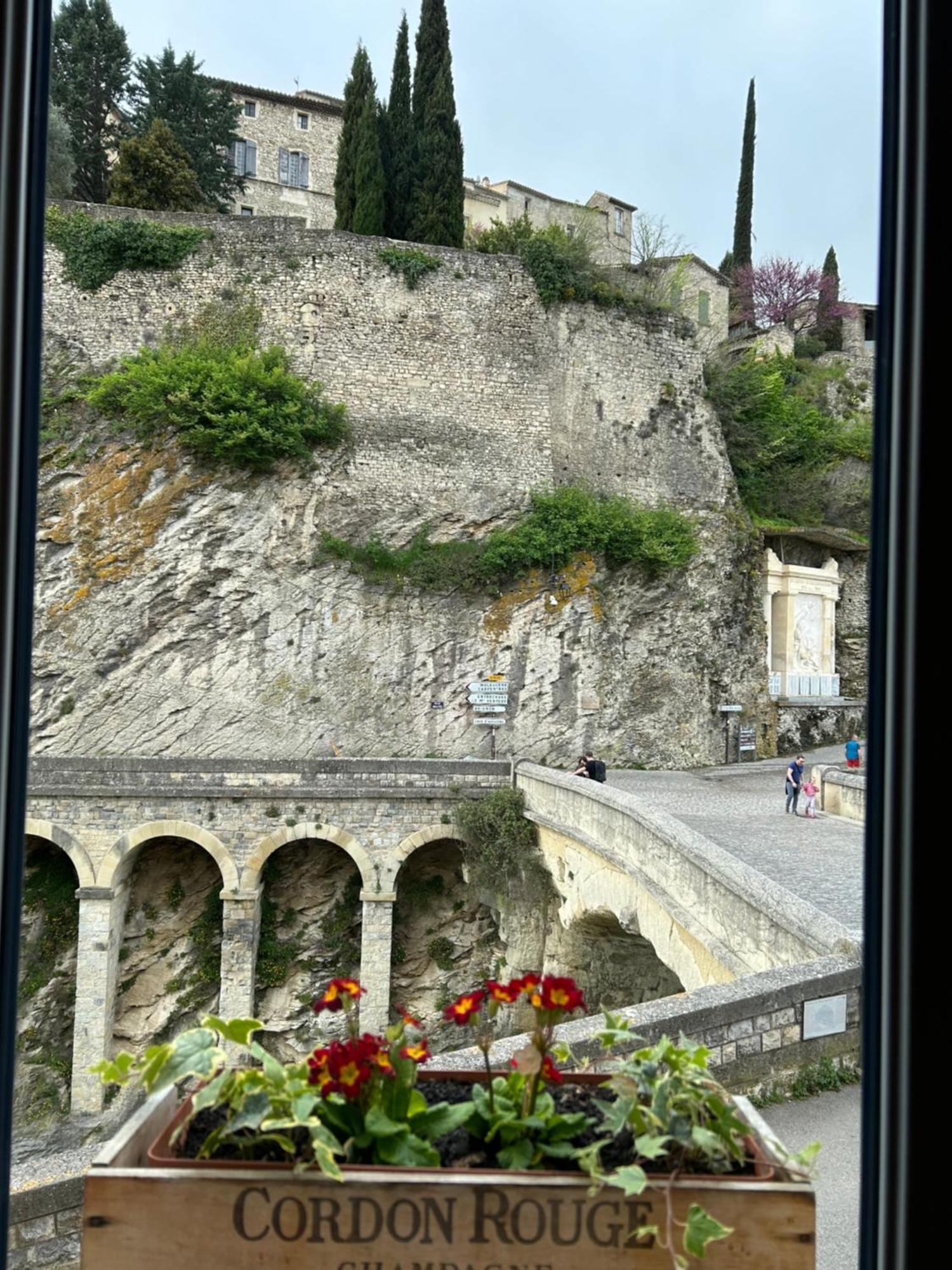La Maison Du Pont Romain Везон-ла-Ромен Экстерьер фото
